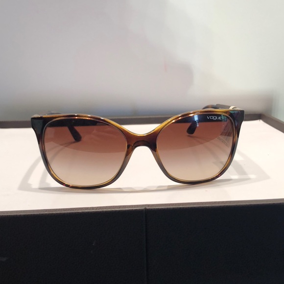 Vogue Accessories - Vogue sunglasses